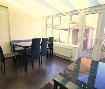 Broomfield Gate, Slough, SL2 - Photo 1