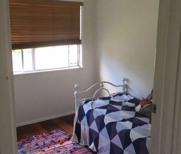 An easy maintained Family home at Holland Park West for rent! - Photo 3