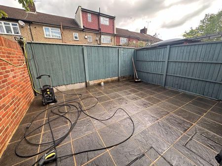 7 bedroom terraced house to rent - Photo 3