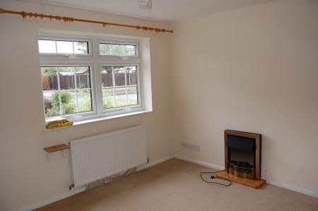 High Grove Close, Stretton, DE13 - Photo 1