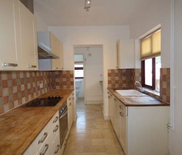 2 bedroom semi-detached house to rent - Photo 6