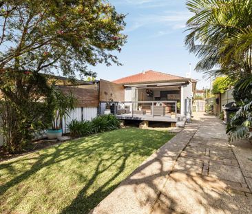 Tranquil family haven and outdoor entertainer........ - Photo 4