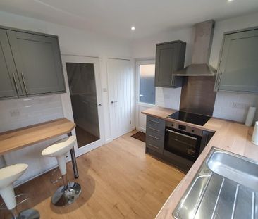 3 bedroom semi-detached house to rent - Photo 5