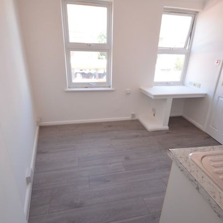 Studio Flat, Chingford Road, E17 - Photo 4