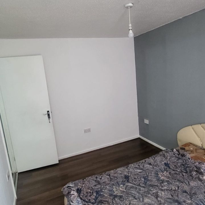 Room in a Shared House, Carlton Grove, LS7 - Photo 1