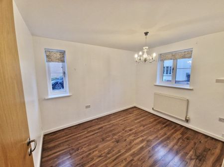 PETERBOROUGH - Photo 5