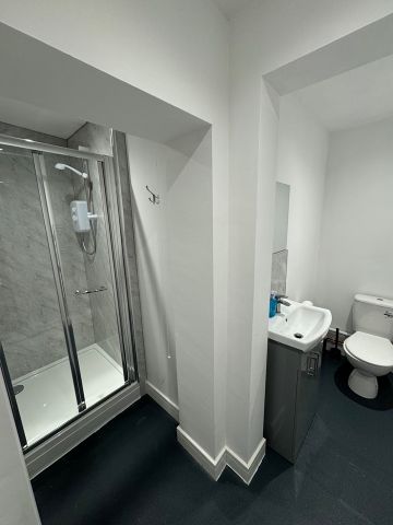 3 Bed Flat, Castle Square, SO14 - Photo 5