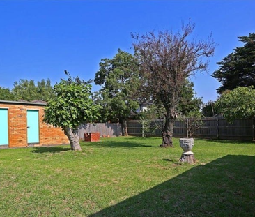 42 Strelden Avenue, Oakleigh East VIC 3166 - House For Rent | Domain - Photo 5