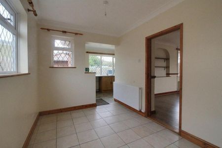 3 bedroom semi-detached house to rent - Photo 4