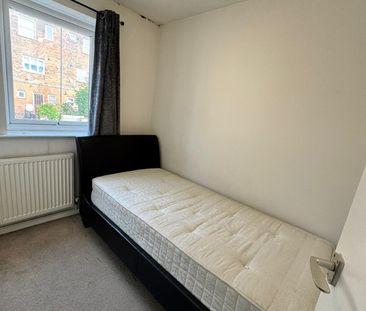 2 Bed Terraced House, Elmore Court, NG7 - Photo 3
