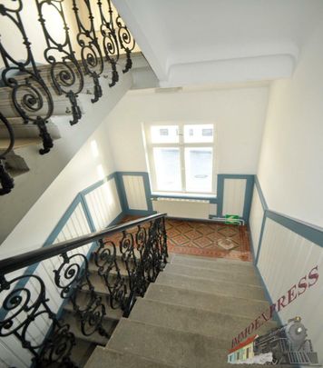 Villa in gut frequentierter und sichtbarer Lage! Ideal als Rechtsanwaltskanzlei oder Praxisraum und dgl. geeignet - Photo 1