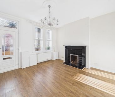 2 bedroom Terraced House to rent - Photo 3
