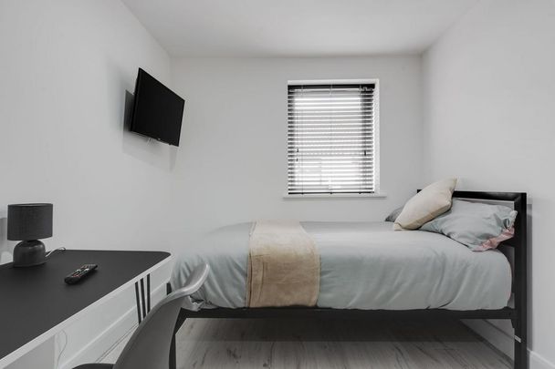 6 bedroom house to rent - Photo 1