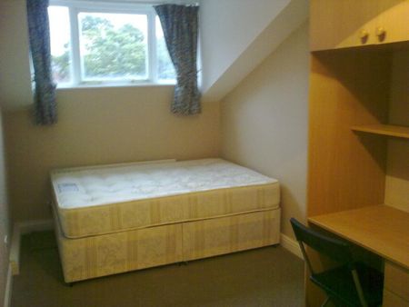 4 bedroom apartment to rent - Photo 3