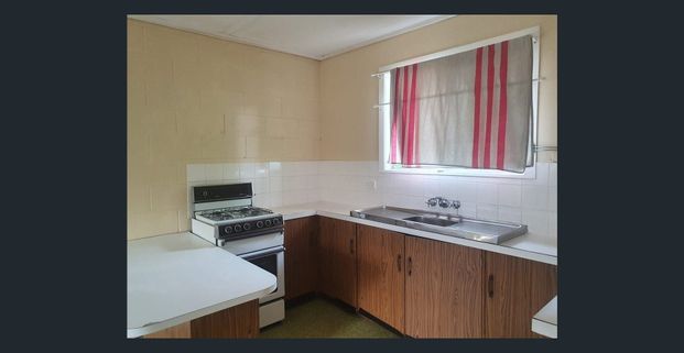 Ground Floor Unit with Private Courtyard - Photo 1