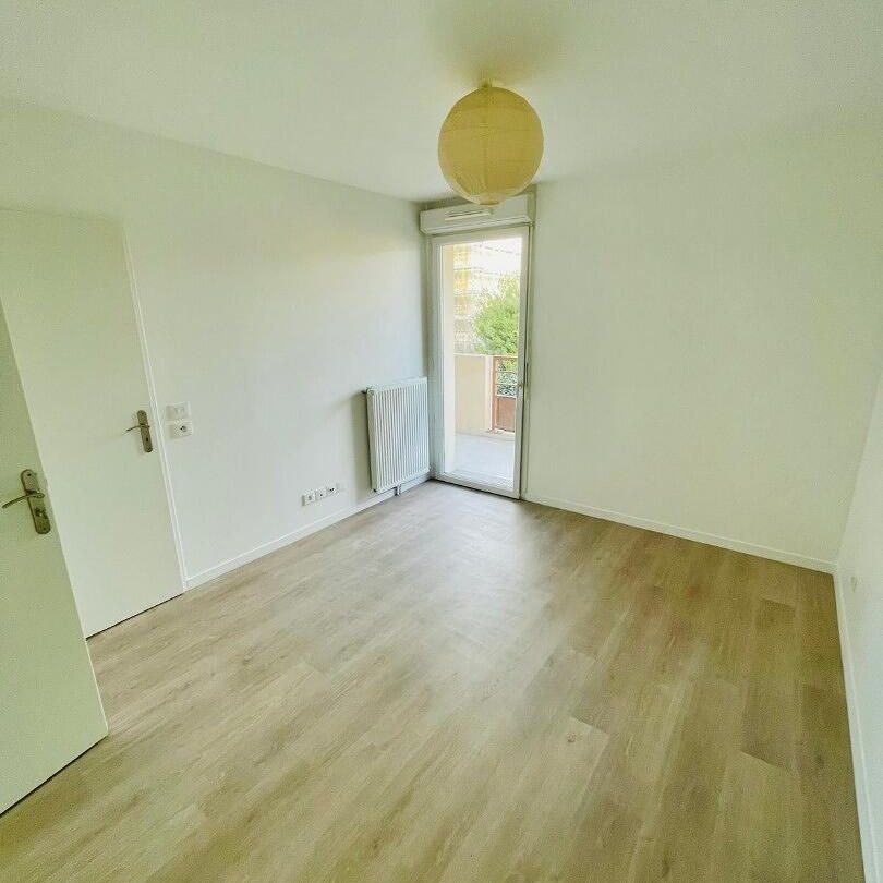 location Appartement T2 DE 38.5m² À POISSY - Photo 1