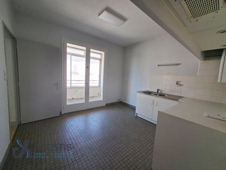 Location Appartement 3 pièces 74m² CASTRES 81100 - Photo 3