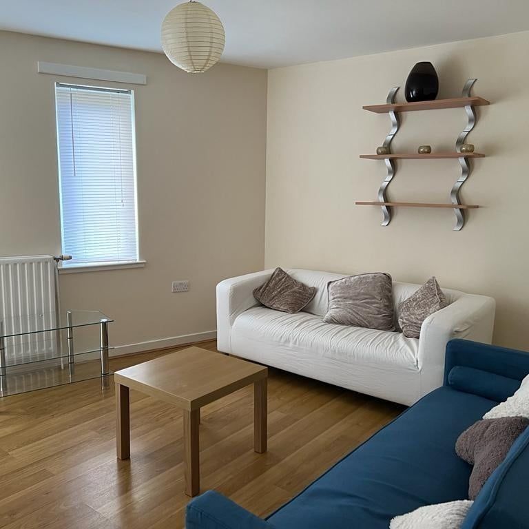 2 Bed Flat, Craigmillar Castle Road, EH16 - Photo 1