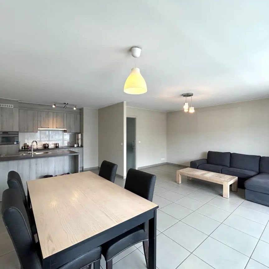 Instapklaar twee-slaapkamerappartement met 2 terrassen te centrum Roeselare! - Photo 1