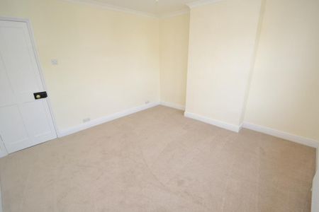 2 bedroom semi-detached house to rent - Photo 4