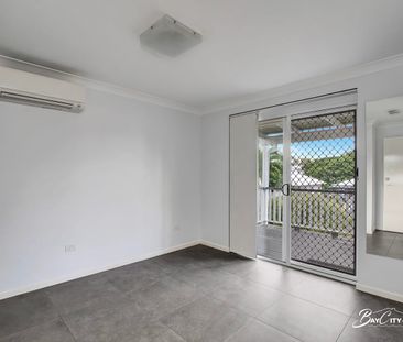 Secure Bayside LIving - Photo 2