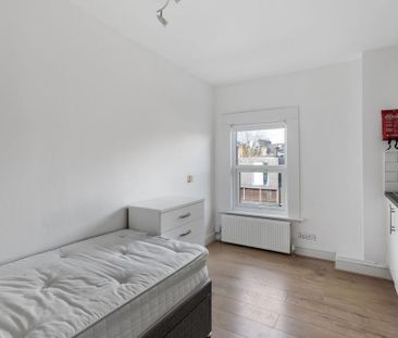 Ground floor flat to rent - Photo 1