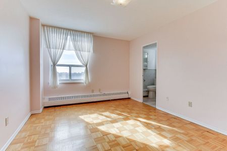 For Lease - 19 Four Winds Drive Unit# 810, Toronto, Ontario - Photo 4