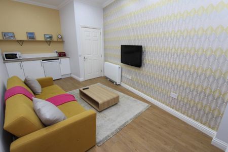 1 bedroom flat to rent - Photo 2