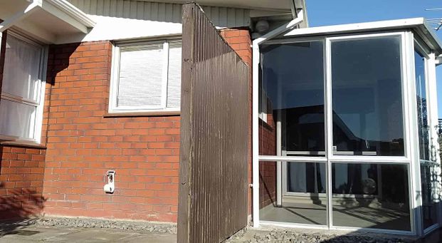 Homely 2BR House with attached garage in Welbourn - Photo 1