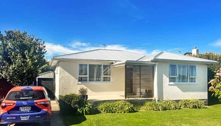 COLLEGE ESTATE - 3 BEDROOMS - Photo 3