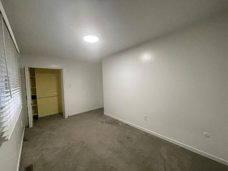 For Lease - 2358 Thorn Lodge Dr Drive, Mississauga, Ontario - Photo 2