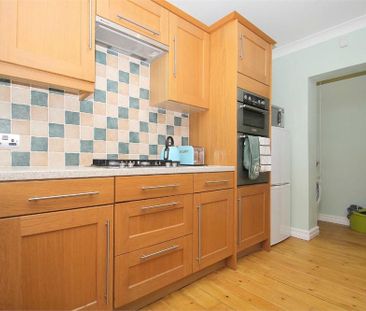 3 bedroom semi-detached house to rent - Photo 5