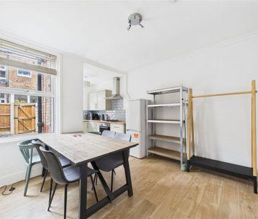 3 bedroom Terraced House to rent - Photo 5