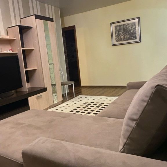 Apartament cu 3 camere de inchiriat in zona Aparatorii Patriei - Fotografie 1