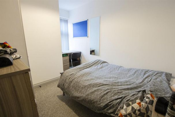 6 bedroom house to rent - Photo 1