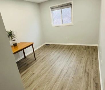 803 DEVERON CRESCENT W - Photo 3