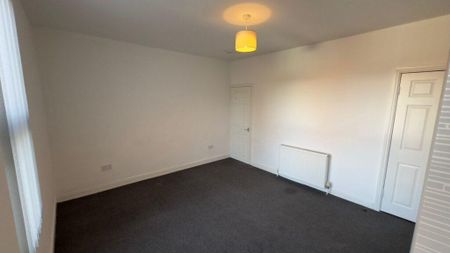 4 bedroom terraced house to rent - Photo 3