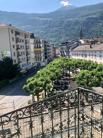4 rooms in the heart of Martigny in a charming building - Photo 3