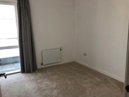 2 Bed Flat, Denyer Walk, SO19 - Photo 3