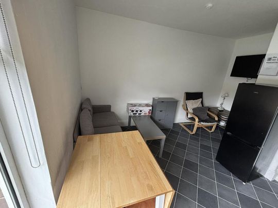 3 bedroom apartment to rent - Photo 1
