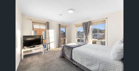 TOWNHOUSE IN A PRIVATE GARDEN CUL-DE-SAC - Photo 4