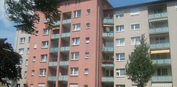 Helle 2-Zimmer-Wohnung mit Balkon im 5. Obergeschoss - Foto 2