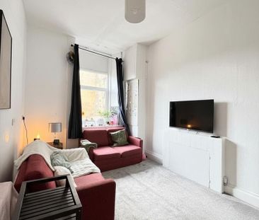 3 bedroom flat to rent - Photo 1