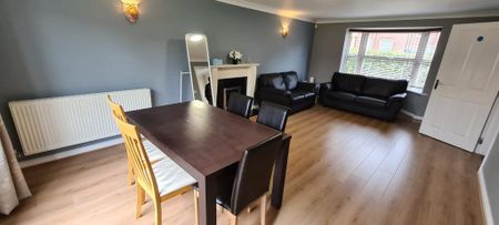 Detached house to rent - Photo 2