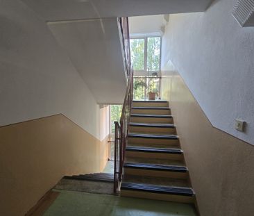 Zariadený 2-izbový byt na Sabinovskej ul. v Prešove na prenájom – Fotografia 1