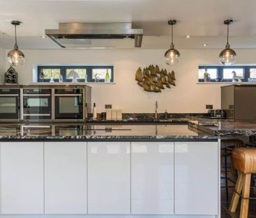 4 bedroom detached house to rent - Photo 1