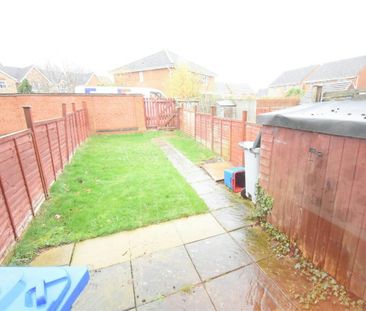 Terraced House to rent on - Photo 2