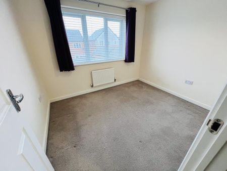 4 bedroom detached house to rent - Photo 3
