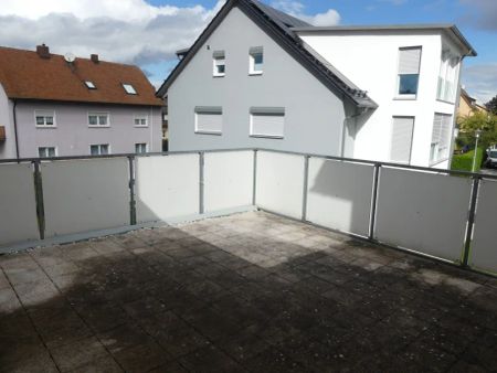 2 Zimmer Wohnung mit großer Dachterrasse in Roßtal, am Bahnhof! - Photo 4