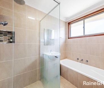 BEAUTIFUL VILLA IN THE HEART OF INGLEBURN READY TO BE YOURS! - Photo 4